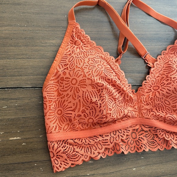 New Auden bralette medium - Picture 2 of 4